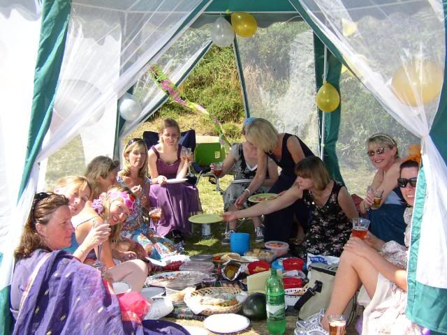 http://i277.photobucket.com/albums/kk41/LzzieIzzie/P1010091.jpg