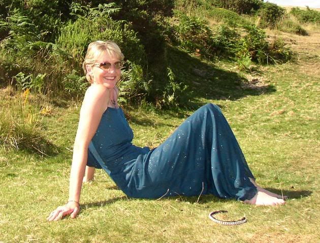 http://i277.photobucket.com/albums/kk41/LzzieIzzie/P1010150.jpg