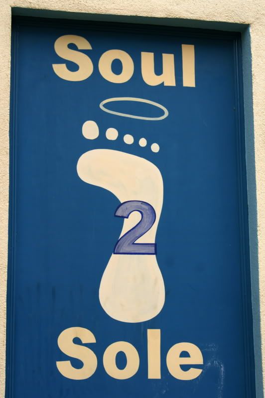 http://i277.photobucket.com/albums/kk41/LzzieIzzie/ireland/DSC06000.jpg