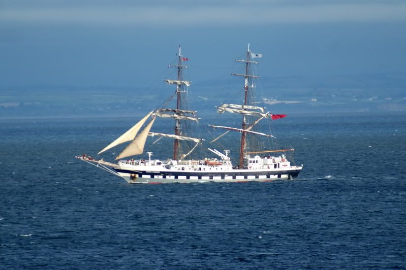 http://i277.photobucket.com/albums/kk41/LzzieIzzie/ireland/DSC06644.jpg