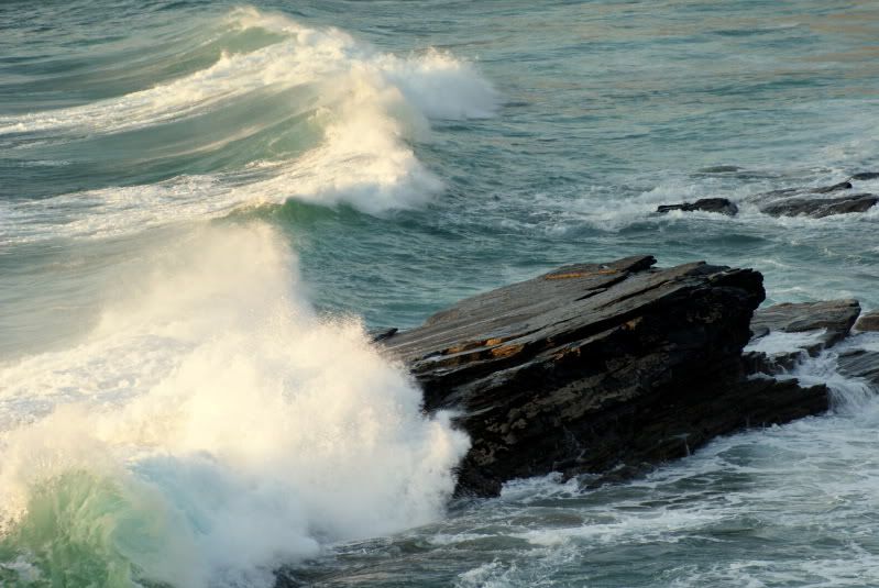 http://i277.photobucket.com/albums/kk41/LzzieIzzie/waves/DSC03307.jpg