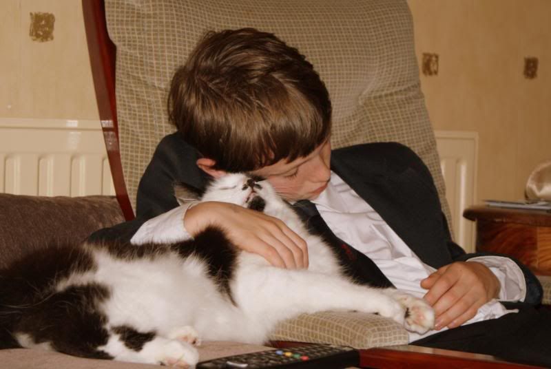 http://i277.photobucket.com/albums/kk41/LzzieIzzie/whatever/DSC02257.jpg
