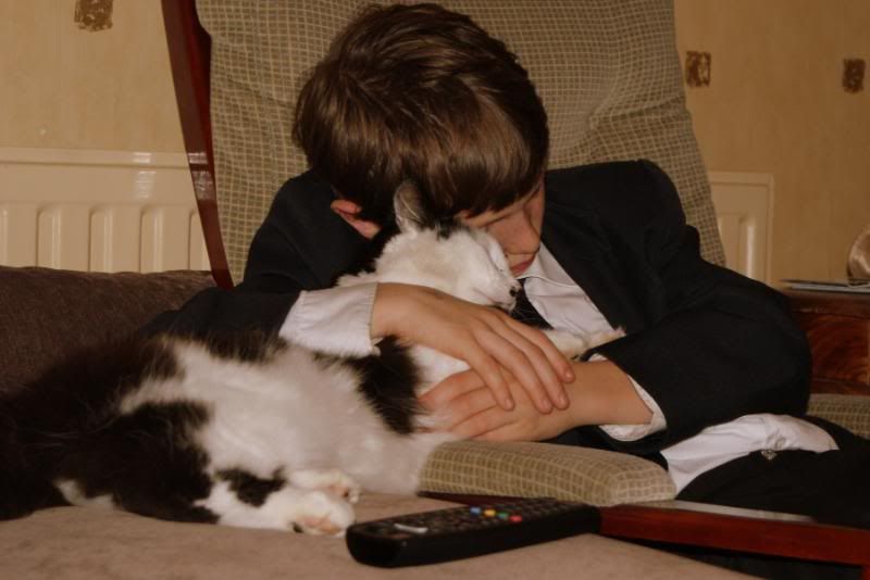 http://i277.photobucket.com/albums/kk41/LzzieIzzie/whatever/DSC02259.jpg