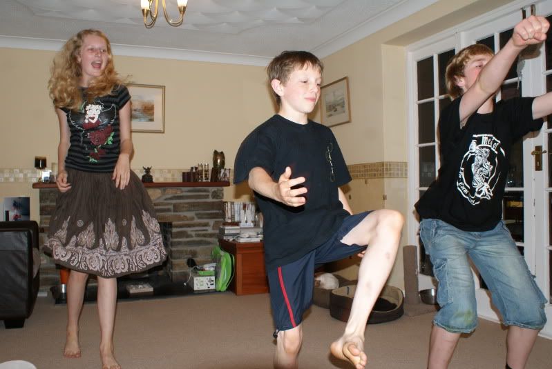 http://i277.photobucket.com/albums/kk41/LzzieIzzie/whatever/DSC07586.jpg