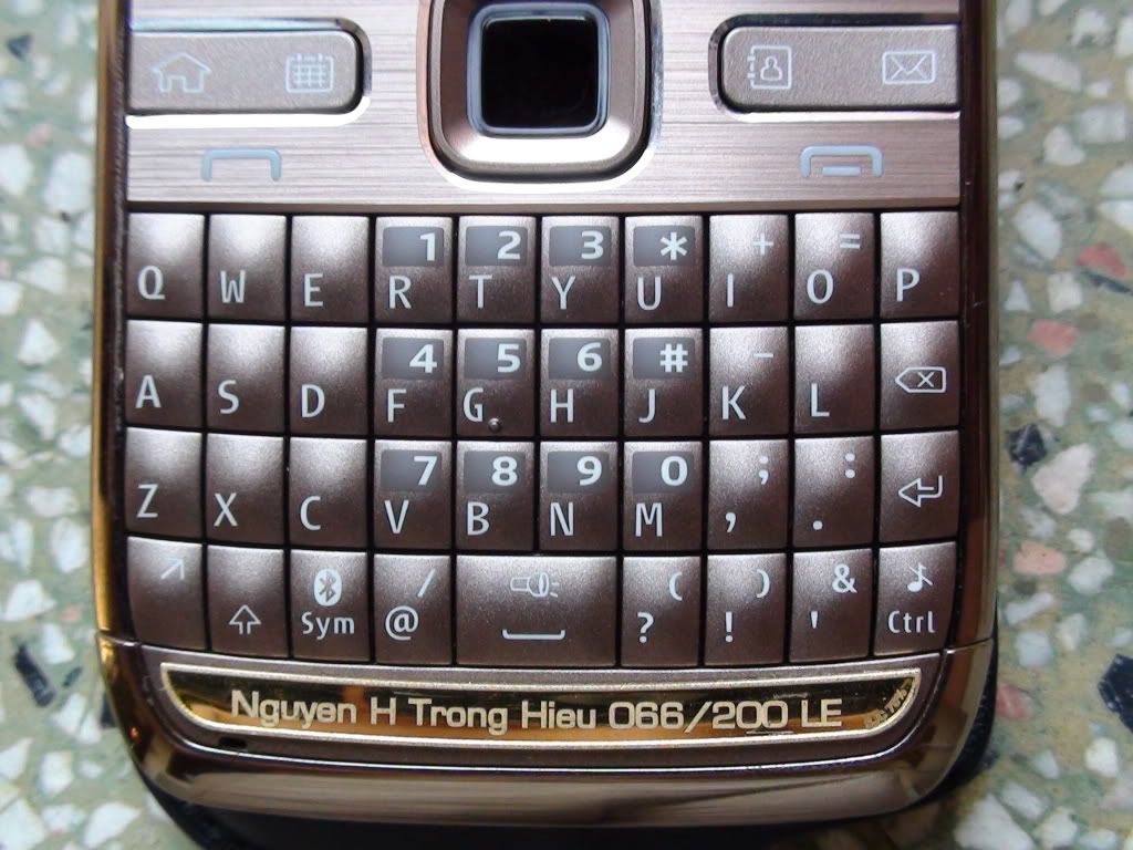 Đập hộp E72 Limited Edition - 3