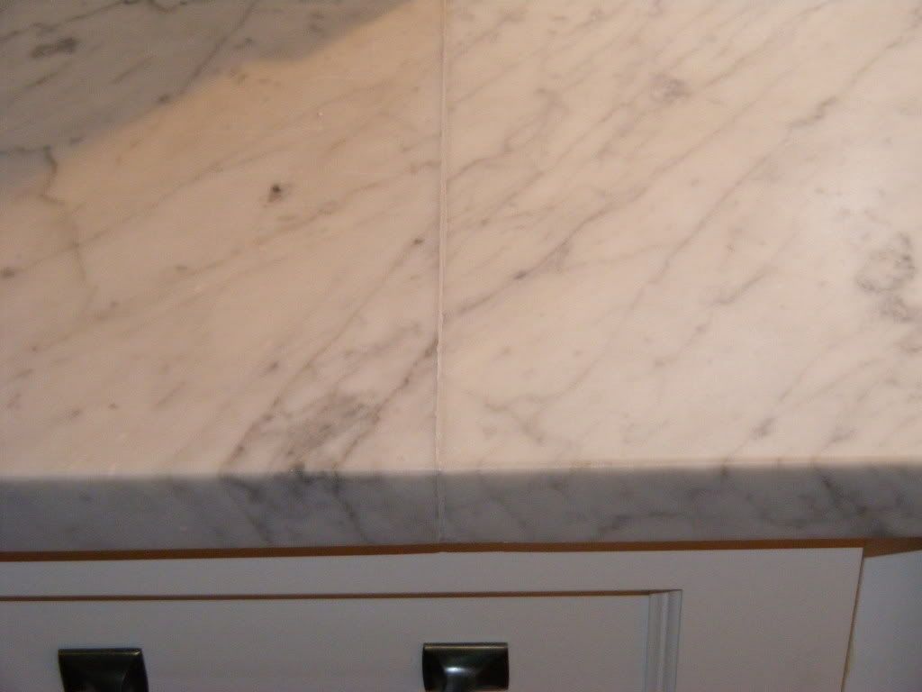 carrara marble seam
