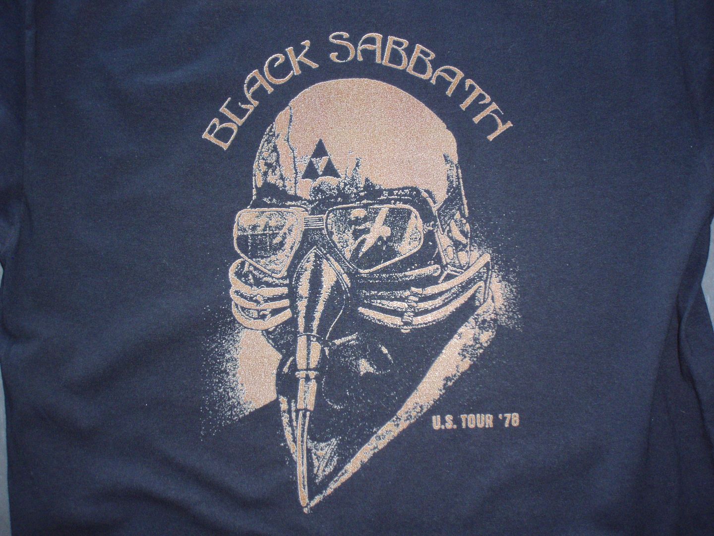 Iron Man Black Sabbath tshirt vtg tony stark the avengers robert