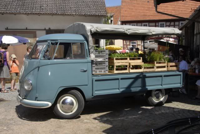 http://i277.photobucket.com/albums/kk49/25hpman/vw-t1-bulli-21984.jpg