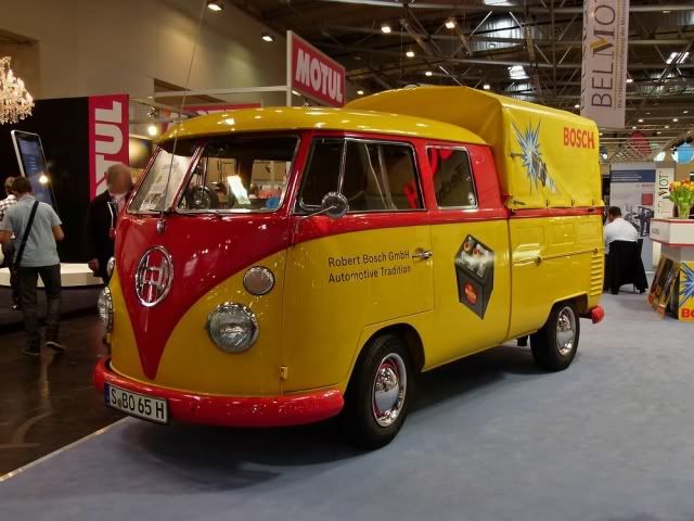 http://i277.photobucket.com/albums/kk49/25hpman/vw-t1-bulli-als-doppelkabine-53401.jpg