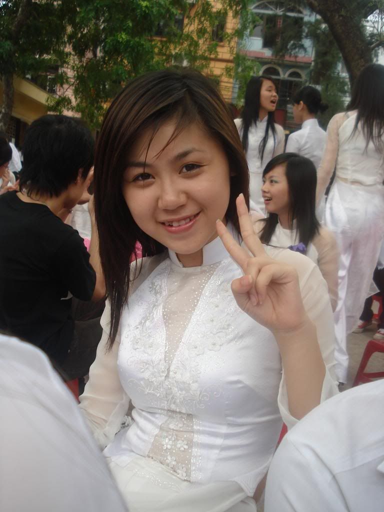 Nữ sinh và áo dài Việt Nam