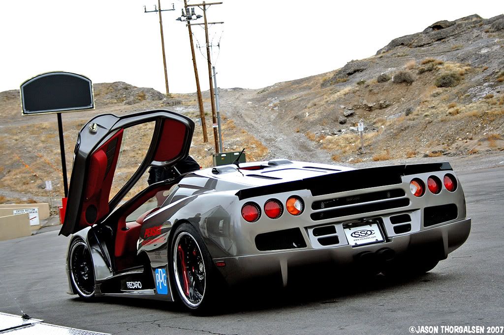 THE WORLD'S FASTEST CAR SSC ULT MATE AERO