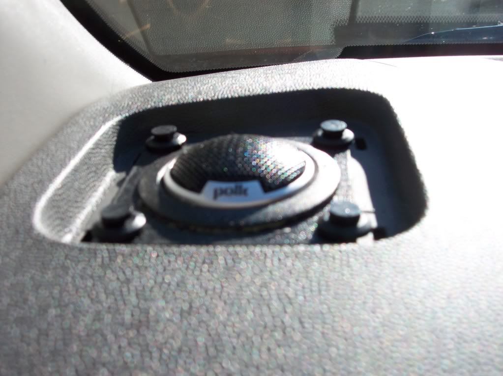 What size speakers are in my nissan titan #2