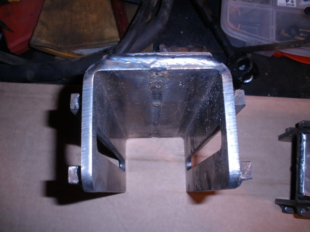 new parts delivered, leaf spring sliders/shackle boxes