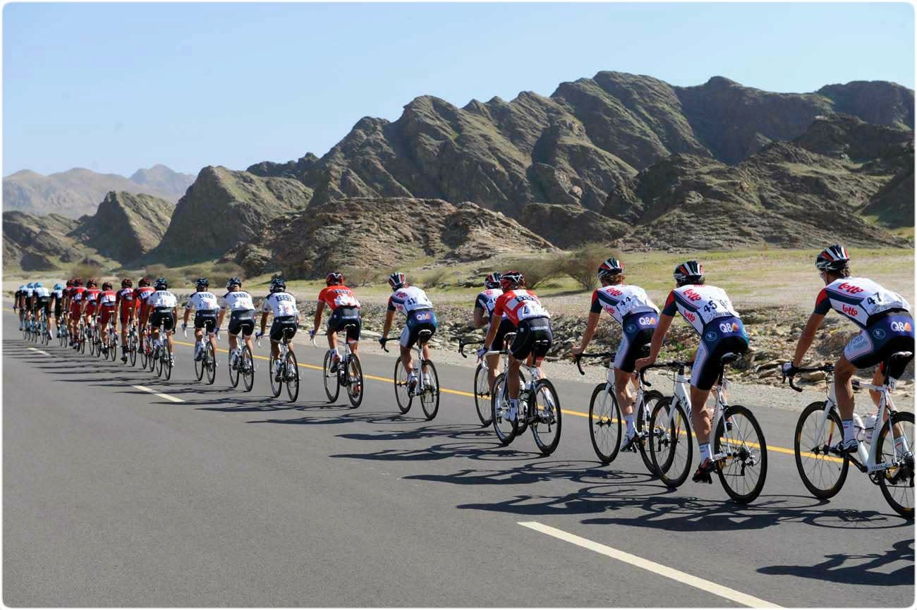 Tour-of-Oman-2010-peloton-stretched-out.jpg?t=1359478947