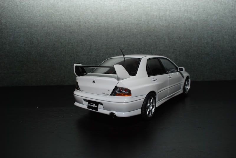 http://i277.photobucket.com/albums/kk75/zionsson/Diecast/sportq_evo_cossie-10.jpg