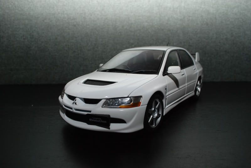 http://i277.photobucket.com/albums/kk75/zionsson/Diecast/sportq_evo_cossie-9.jpg
