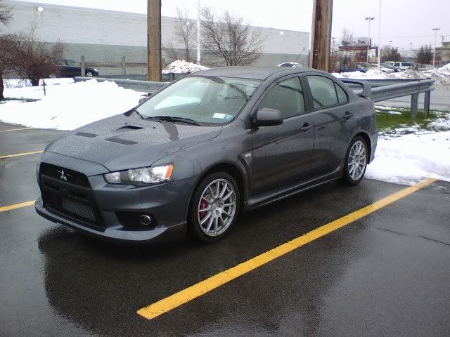 http://i277.photobucket.com/albums/kk78/rmschwab/Car/120908Evo2.jpg?t=1229906974