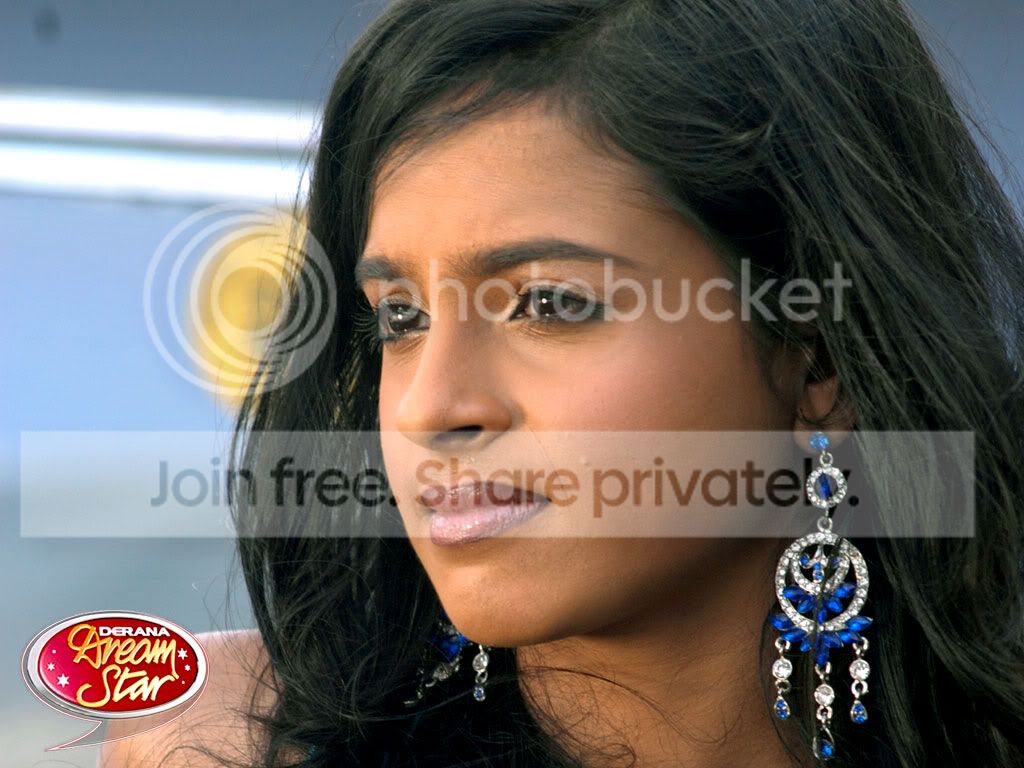 wallpaper_dds_kamani_lasanthika_02.jpg
