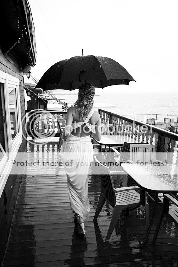 Bride_and_rain_by_SamuraiSunshine.jpg