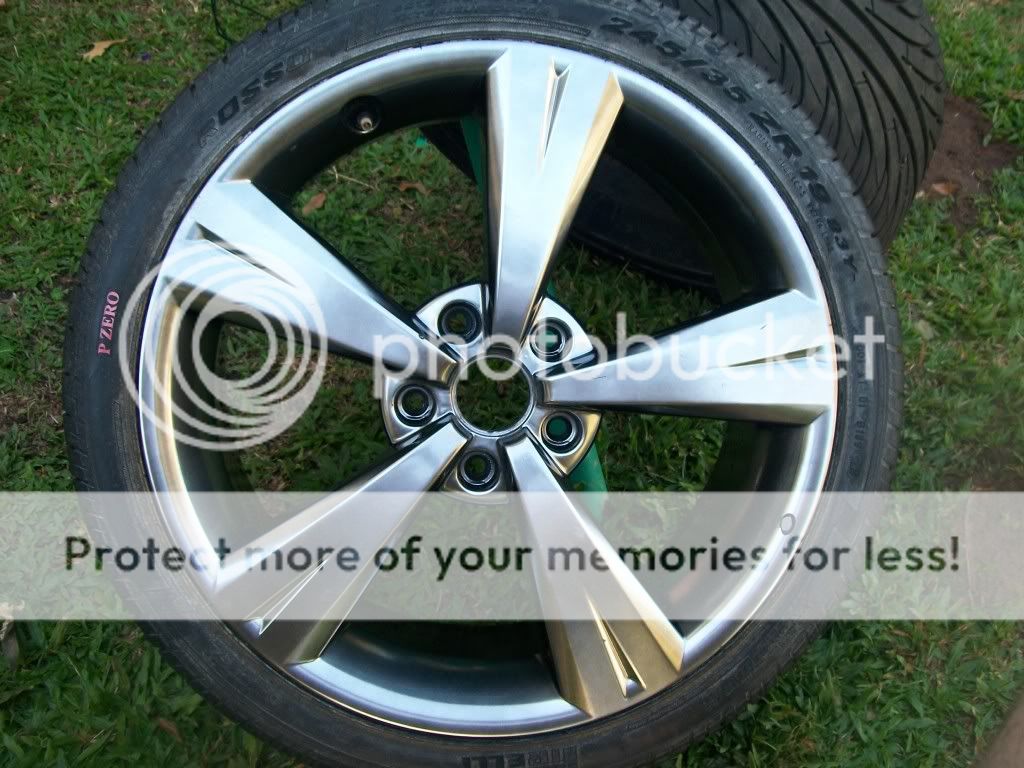 5 x Genuine HSV VX GTS wheels and tyres